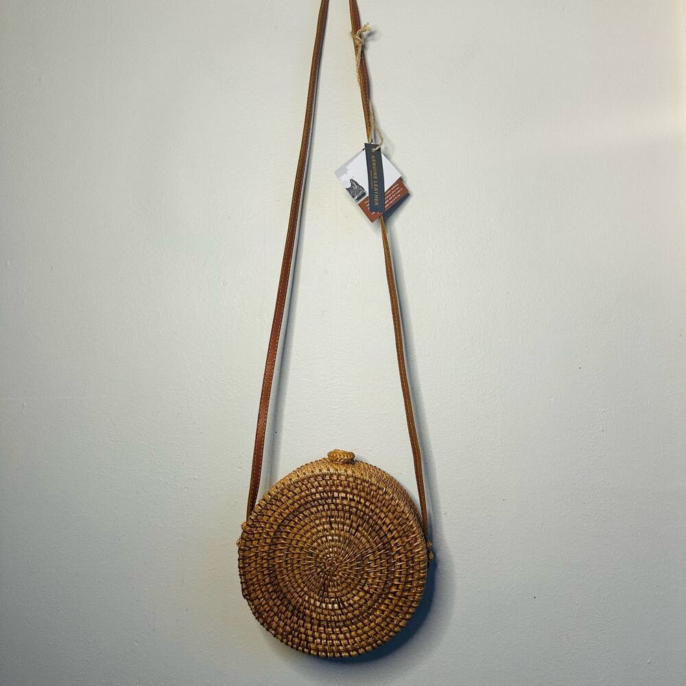 NWT Hand Woven Guatemalan Rattan Tan Wicker Straw Basket Beach Crossbody Purse